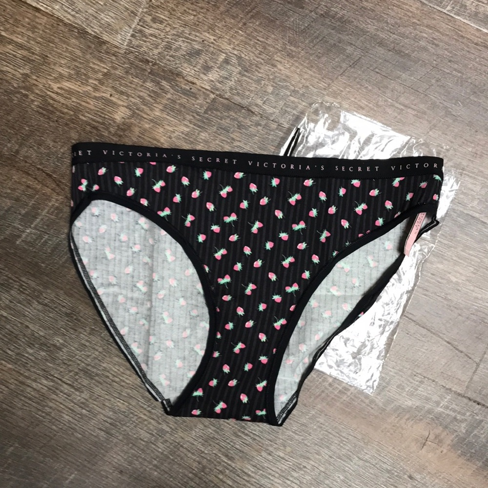 Victoria's Secret Cotton Bikini Panty black with strawberries size medium NWT